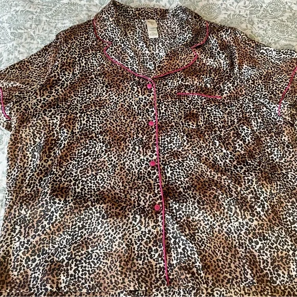 In Bloom Satin Leopard Print Pajama Set - Picture 2 of 8